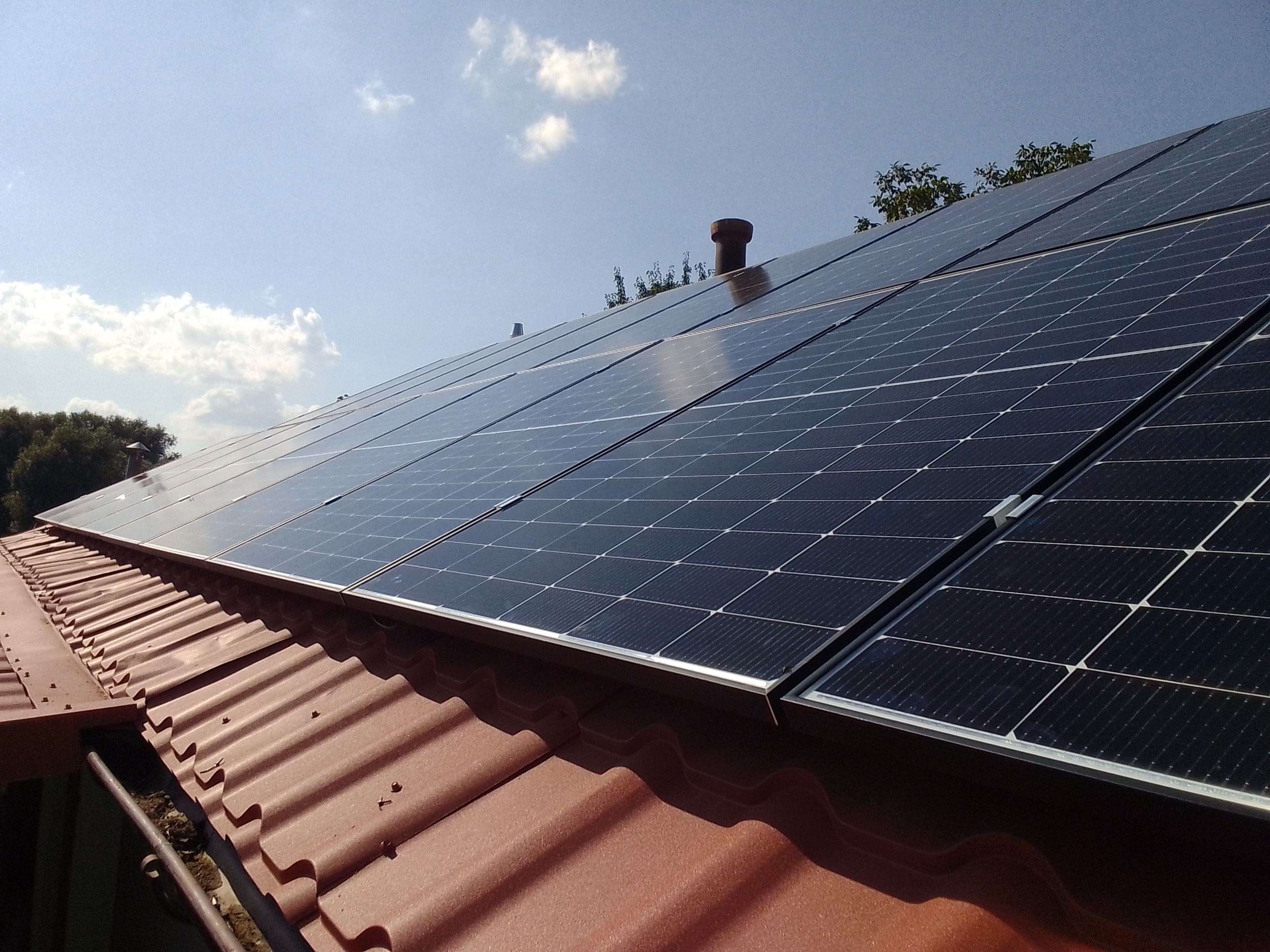 Гібридна сонячна станція монтаж